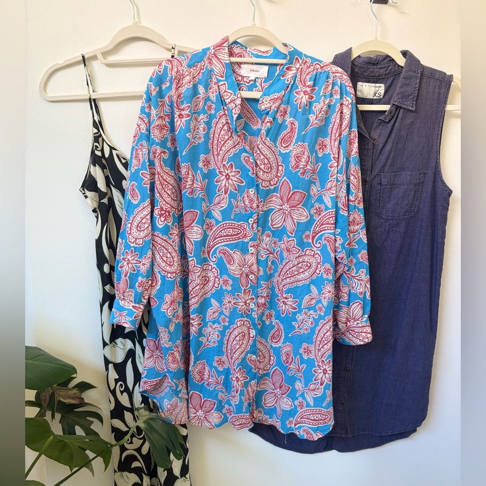 XIRENA TUNIC / COVERUP IN CAPRI PRINT, SZ SMALL.